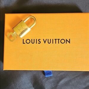 #321 LV 🎄 Weekend Special 🎄Lock and Key 🔐